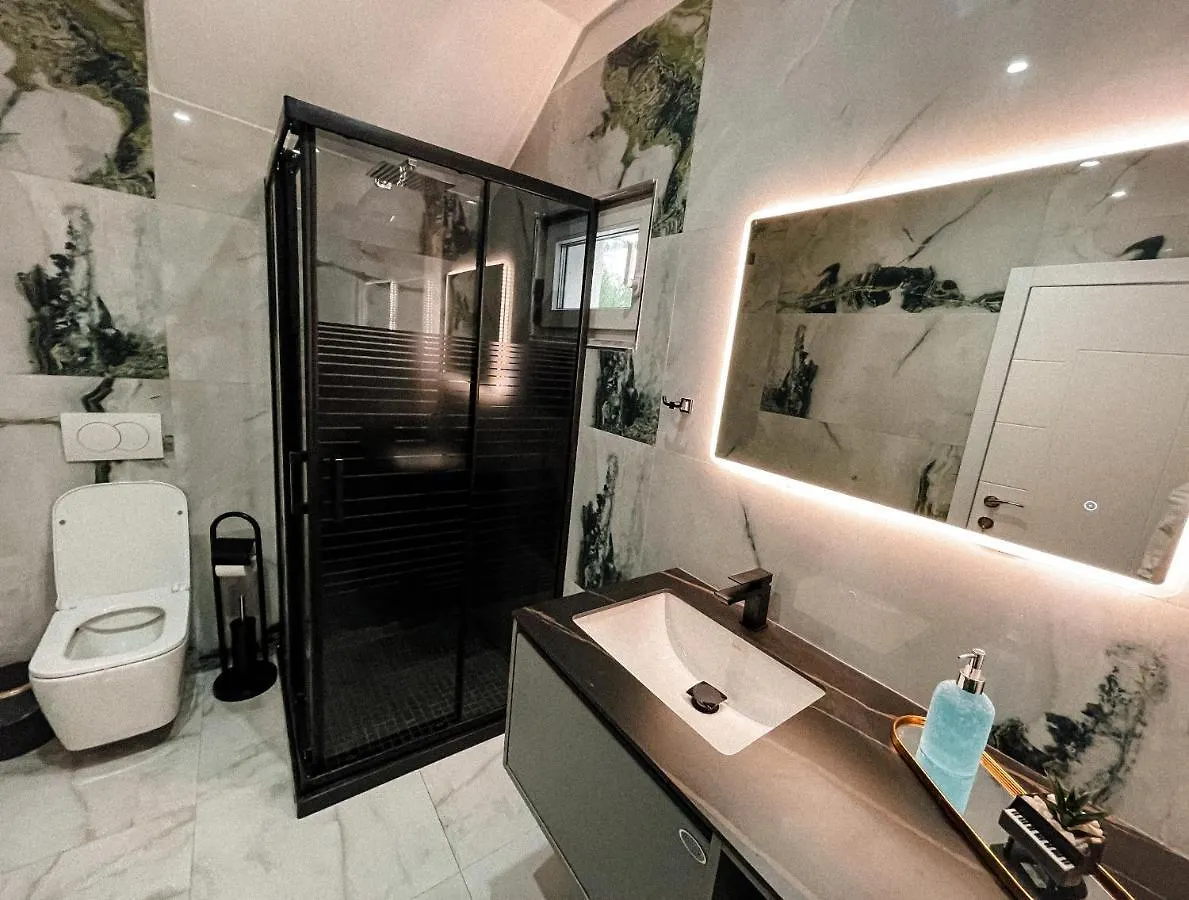 Hotell Vila Alpini Razëm