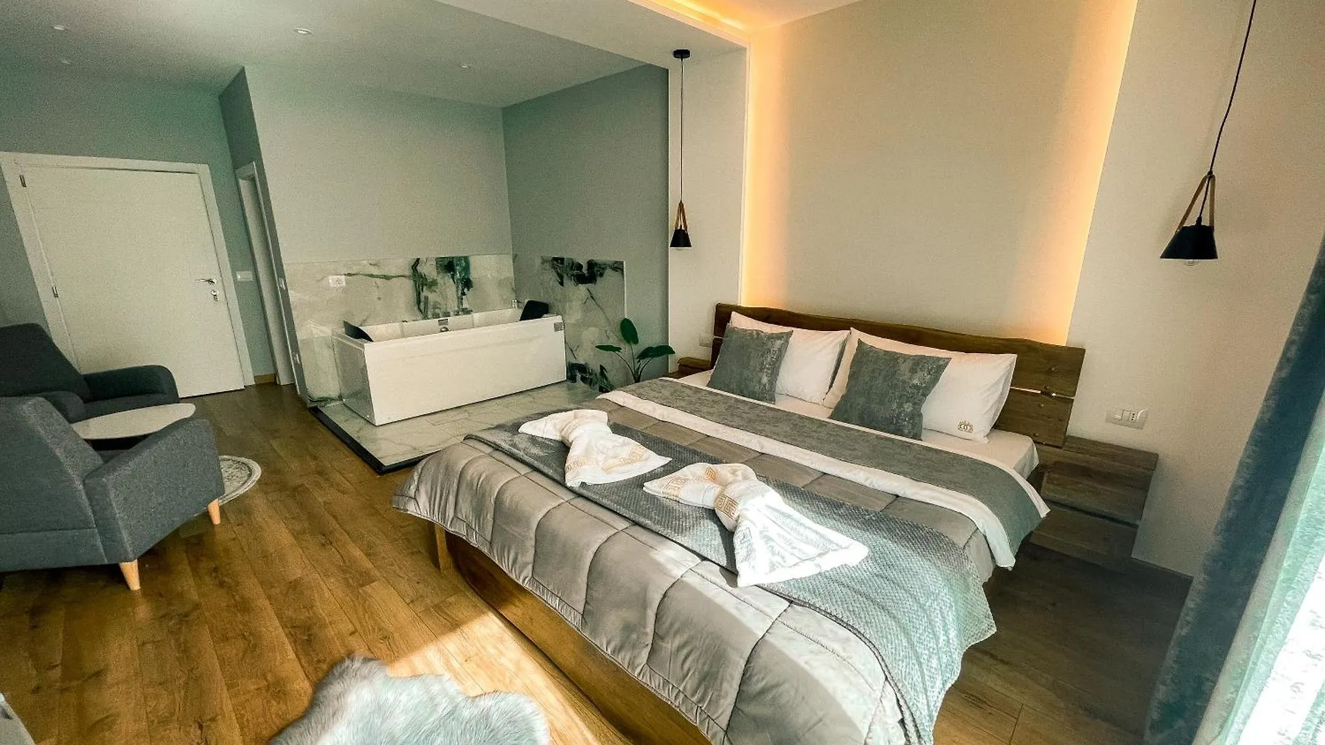 Hotell Vila Alpini Razëm